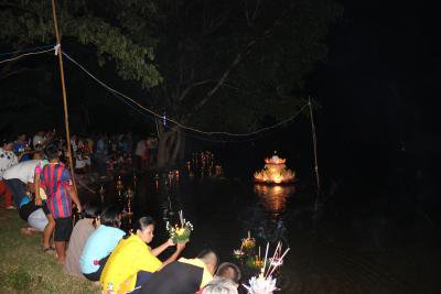 ประเพณีลอยกระทง ประจำปี 2557