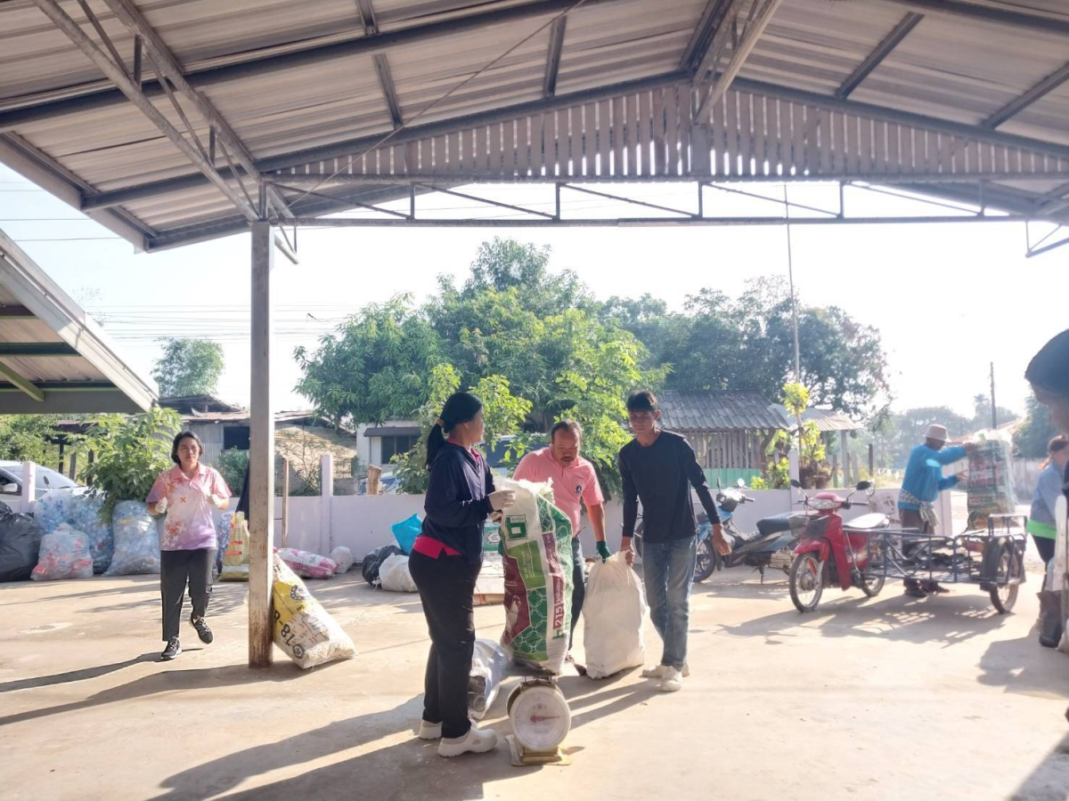 กิจกรรมรับสมัครสมาชิกเพิ่มเติมและกิจกรรมการรับซื้อขยะรีไซเคิล โดยได้ดำเนินกิจกรรม ณ ศาลาประชาคม หมู่ที่ 3 หมู่ที่8 และหมู่ที่15