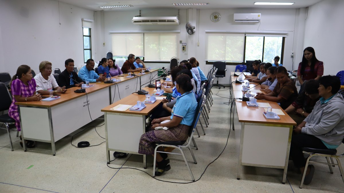 วันศุกร์ที่ 10 ตุลาคม  2568 เวลา 10.00 น. นายวิเชียร แตนกระโทก เป็นประธานในพิธี มอบใบประกาศให้กลุ่มแม่บ้าน ตามโครงการฝึกอบรมอาชีพระยะสั้น การทอผ้าขาวม้า       โดยมีคณะผู้บริหาร หัวหน้าส่วนราชการ เจ้าหน้าที่กองสวัสดิการฯ เข้าร่วมในครั้งนี้ และได้รับความประสบผลสำเร็จจากการขาย มีรายได้ ใช้ในการซื้อวัสดุอุปกรณ์บางส่วน ทำใ้ห้สามารถต่อยอด ในการทอผ้าขาวม้าและผ้าถุงลายต่างๆ เป็นรายได้เสริม จากการอบรมในครั้งนี้    ณ ห้องประชุมชั้น 2  องค์การบริหารส่วนตำบลสารภี