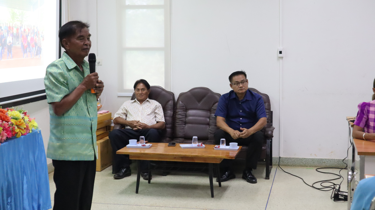 วันศุกร์ที่ 10 ตุลาคม  2568 เวลา 10.00 น. นายวิเชียร แตนกระโทก เป็นประธานในพิธี มอบใบประกาศให้กลุ่มแม่บ้าน ตามโครงการฝึกอบรมอาชีพระยะสั้น การทอผ้าขาวม้า       โดยมีคณะผู้บริหาร หัวหน้าส่วนราชการ เจ้าหน้าที่กองสวัสดิการฯ เข้าร่วมในครั้งนี้ และได้รับความประสบผลสำเร็จจากการขาย มีรายได้ ใช้ในการซื้อวัสดุอุปกรณ์บางส่วน ทำใ้ห้สามารถต่อยอด ในการทอผ้าขาวม้าและผ้าถุงลายต่างๆ เป็นรายได้เสริม จากการอบรมในครั้งนี้    ณ ห้องประชุมชั้น 2  องค์การบริหารส่วนตำบลสารภี