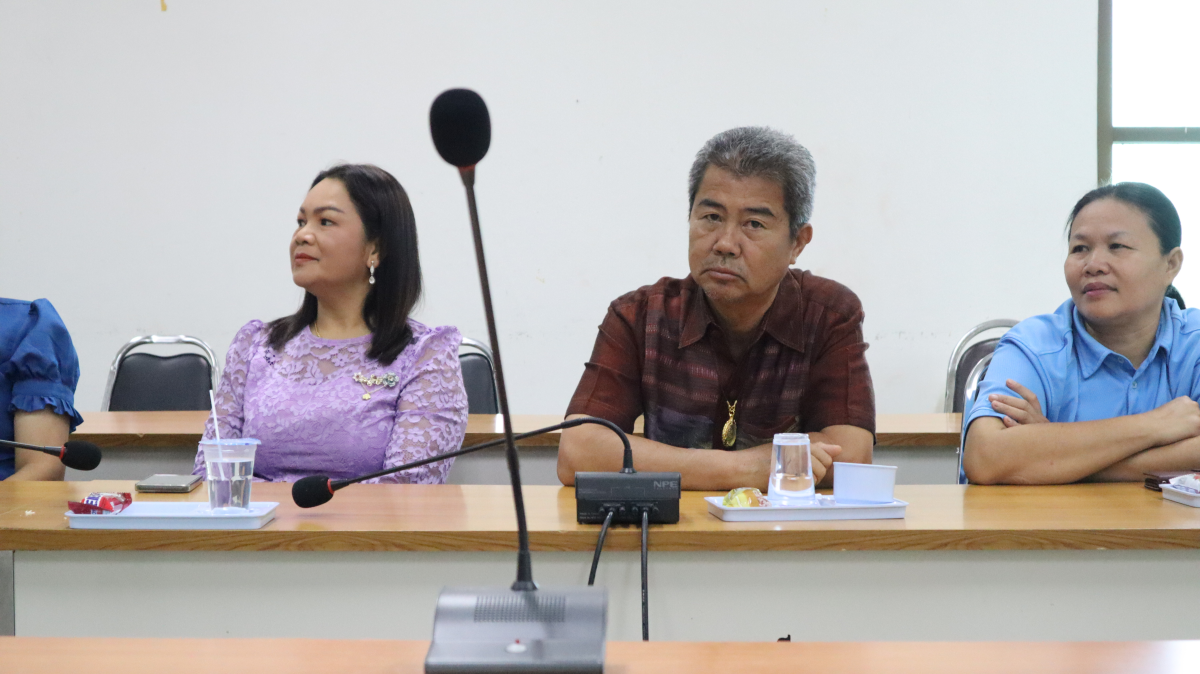 วันศุกร์ที่ 10 ตุลาคม  2568 เวลา 10.00 น. นายวิเชียร แตนกระโทก เป็นประธานในพิธี มอบใบประกาศให้กลุ่มแม่บ้าน ตามโครงการฝึกอบรมอาชีพระยะสั้น การทอผ้าขาวม้า       โดยมีคณะผู้บริหาร หัวหน้าส่วนราชการ เจ้าหน้าที่กองสวัสดิการฯ เข้าร่วมในครั้งนี้ และได้รับความประสบผลสำเร็จจากการขาย มีรายได้ ใช้ในการซื้อวัสดุอุปกรณ์บางส่วน ทำใ้ห้สามารถต่อยอด ในการทอผ้าขาวม้าและผ้าถุงลายต่างๆ เป็นรายได้เสริม จากการอบรมในครั้งนี้    ณ ห้องประชุมชั้น 2  องค์การบริหารส่วนตำบลสารภี